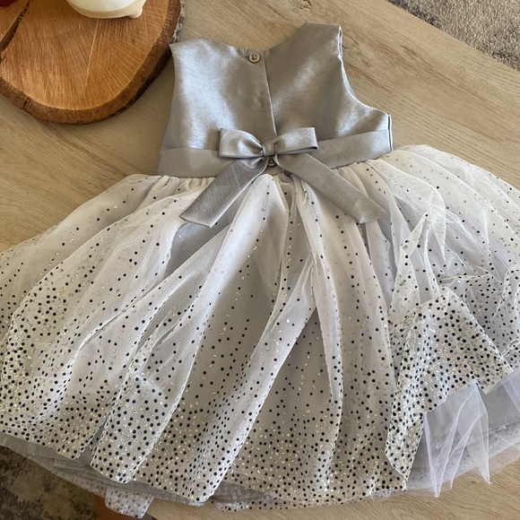 Formal dress - Picture 2 of 2